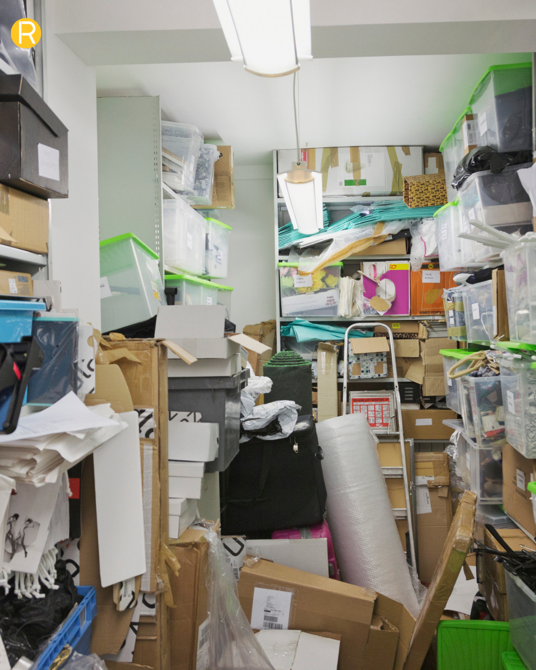 un avant de rangement d une piece d'archivage